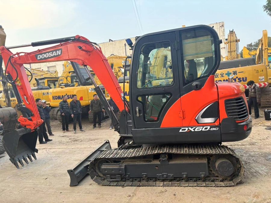 韓国 中古ドーサン掘削機 中古DX60 京東機械