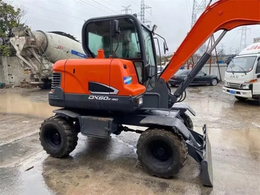 韓国 中古ドーサン掘削機 販売中古DX60W-9C ジンドンギュ機械