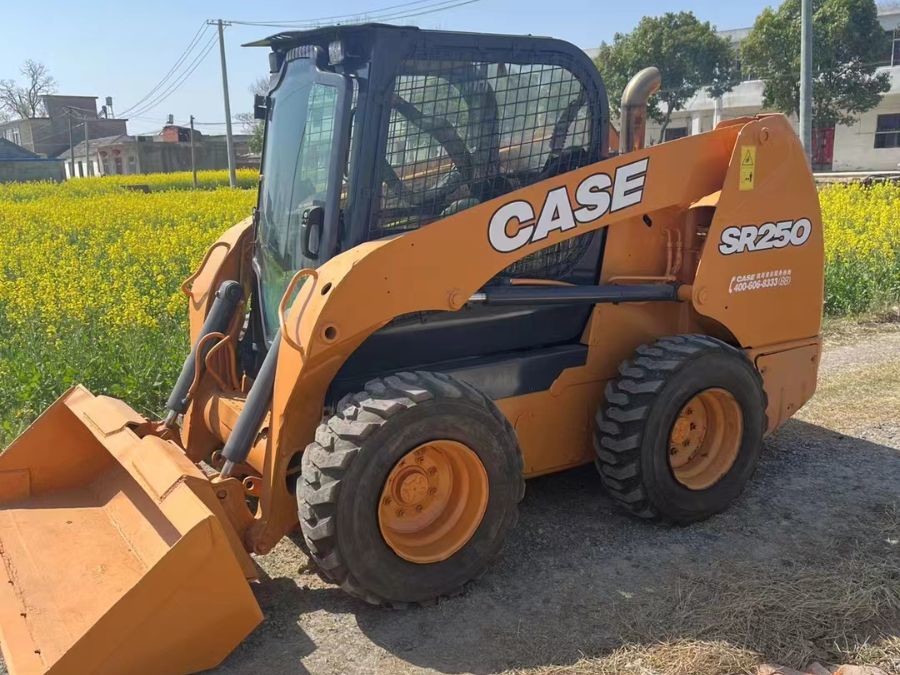 アメリカ 中古ケース スキッドステア 中古 SR250 ジンドンギュー機械